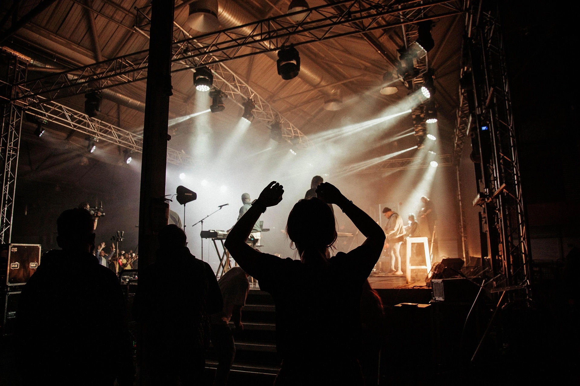 Eigen festival organiseren: zo creëer je door te huren een echte festivalsfeer